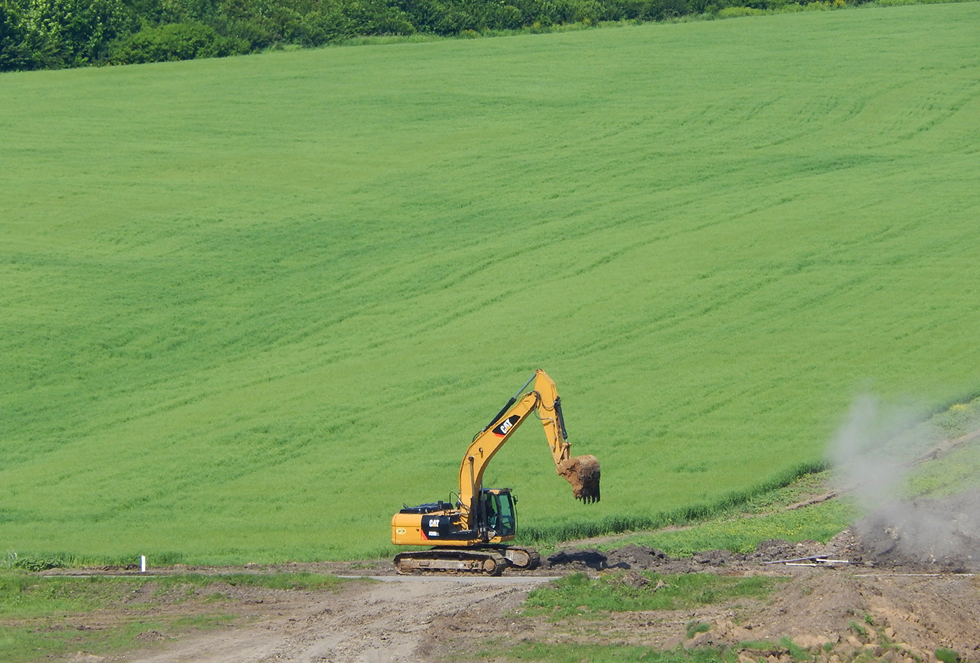Экскаватор Caterpillar 320D. Белгородская область, Алексеевский район, окрестности с. Сидоркино