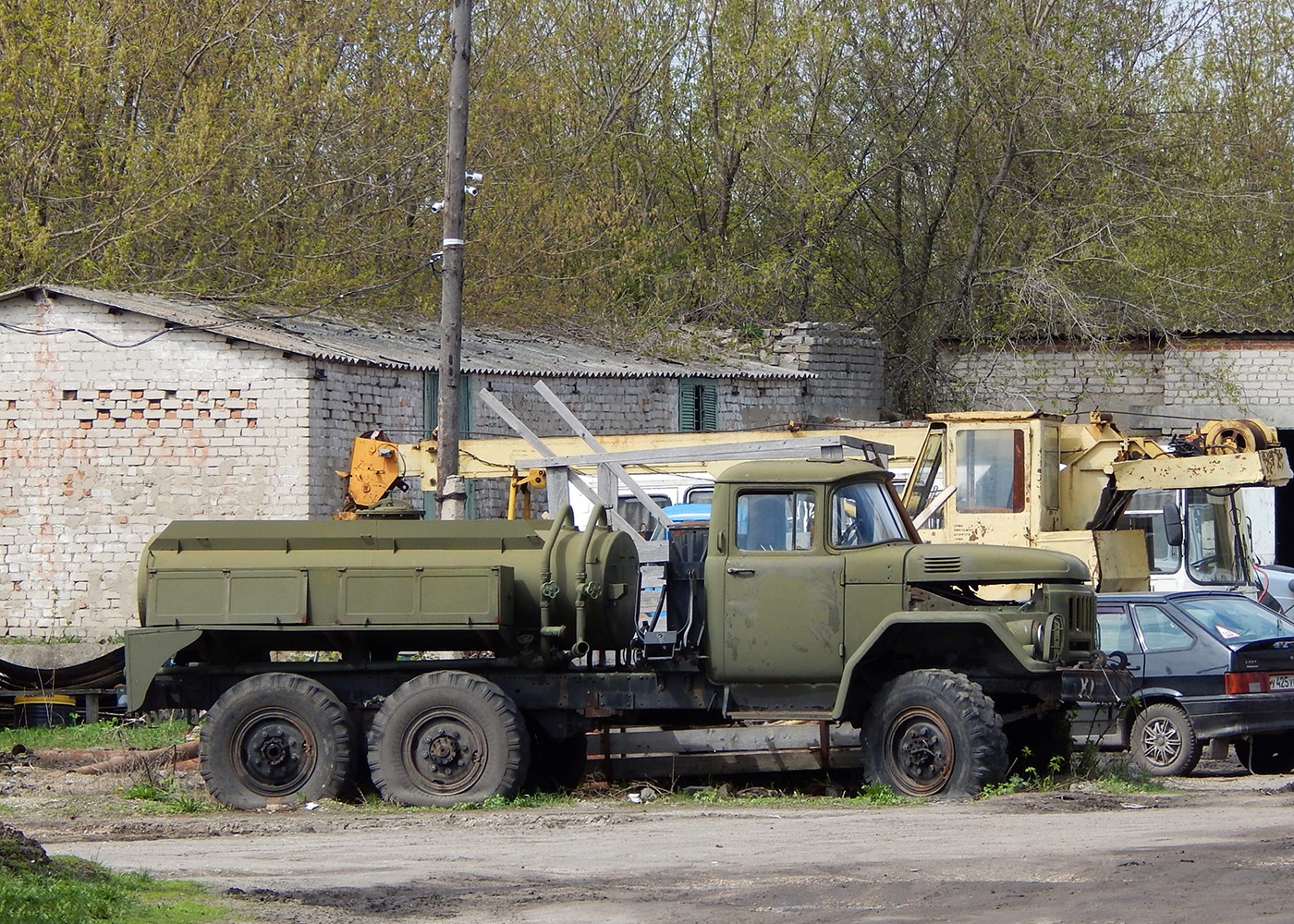 Авторазливочная станция АРС-14 на шасси ЗиЛ-131. Воронежская область, п. Анна, Севастопольская улица