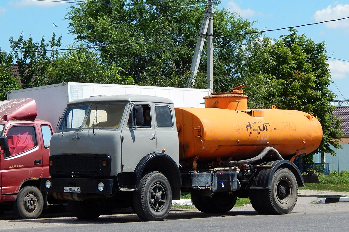 Автоцистерна АЦ-8-5334 на шасси МАЗ-5334 # Н 728 АК 31. Белгородская область, г. Алексеевка, улица Маяковского