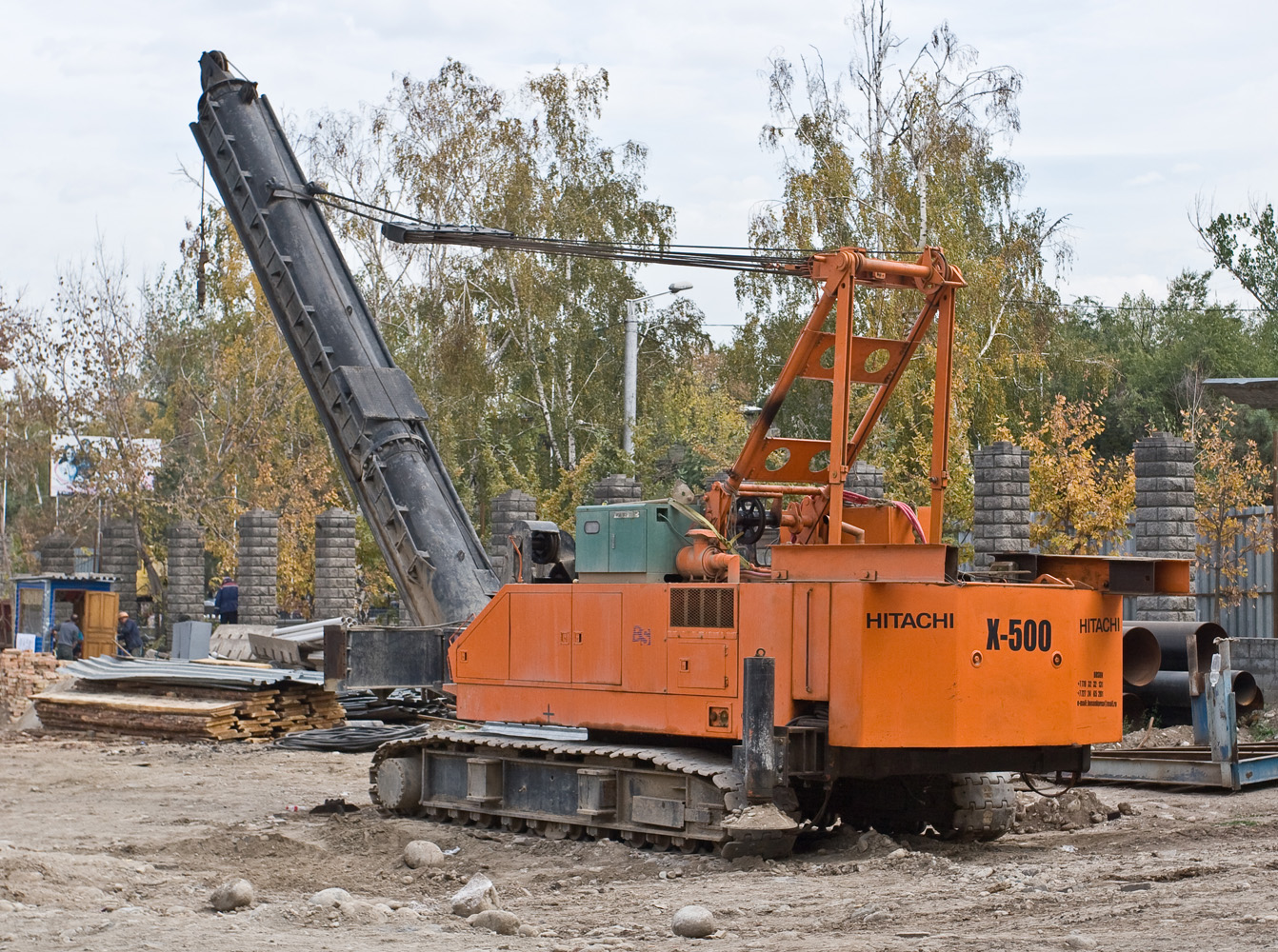 Крановое использование бурильно-сваебойной установки Hitachi PD100-89R. Алматы, проспект Абая