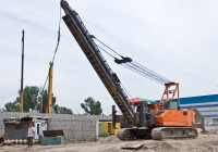 Крановое использование бурильно-сваебойной установки Hitachi PD100-89R. Алматы, проспект Рыскулова