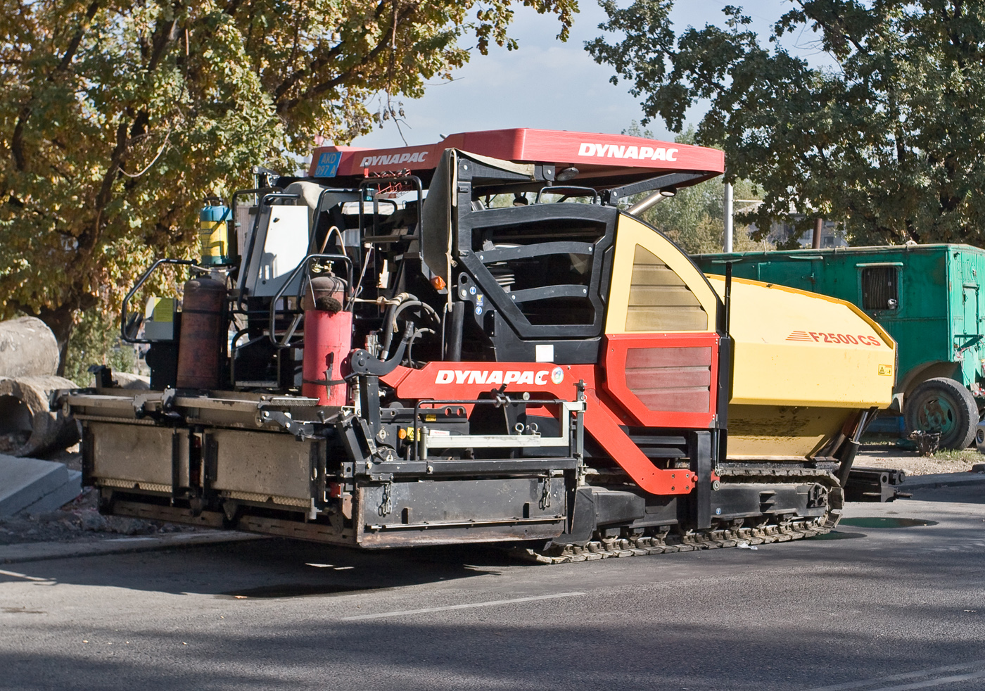 Асфальтоукладчик Dynapac F2500CS. Алматы, улица академика Маргулана