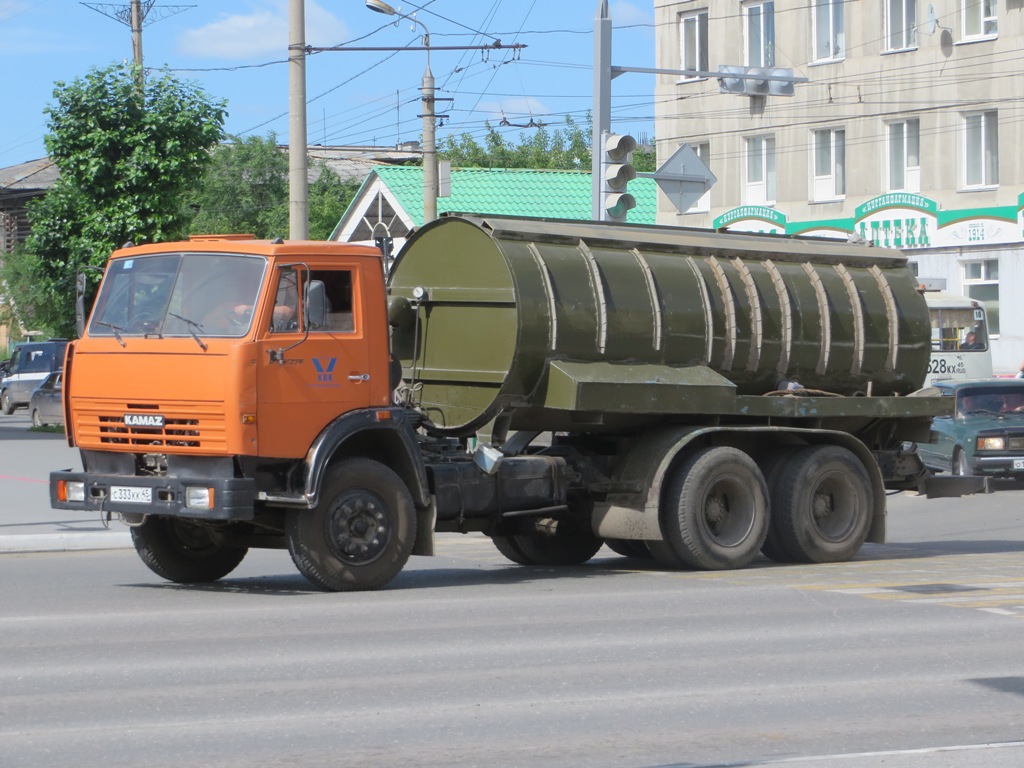 Вакуумная машина ВМК-10 на шасси КамАЗ-53215 #С 333 КК 45. Курган, улица Ленина 