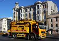 Подъёмник для ремонта контактной сети на базе Volvo FE #Е 043 АТ 777. Москва, Новинский бульвар 