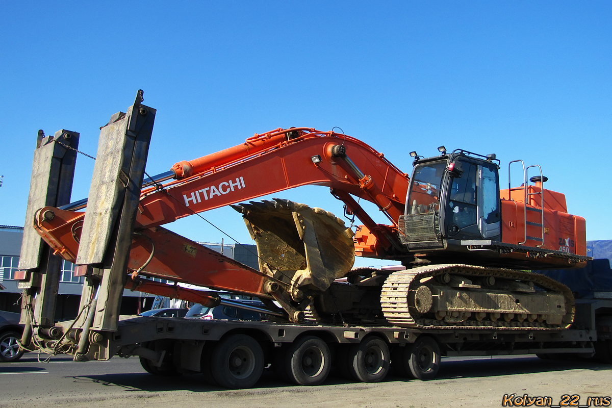 Экскаватор Hitachi Zaxis 450LC. Алтайский край, Барнаул, Власихинская улица