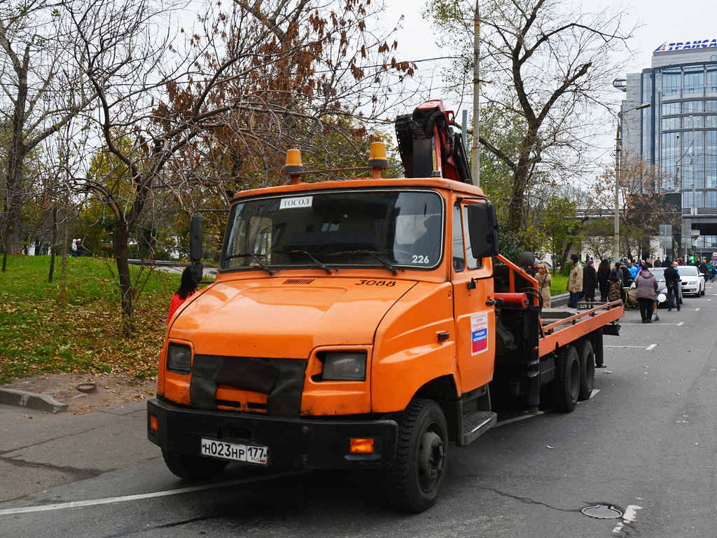 Эвакуатор ЗиЛ-5302АР #Н 023 НР 177. Москва, Крымский проезд