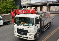 Бортовой грузовик Hyundai HD170 #Е 521 НК 777 с КМУ Unic V550. Москва, Крымский проезд 
