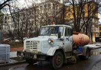 Коммунальная уборочная машина МДК-433362 на базе ЗиЛ-433362 #В 635 СЕ 199. Москва, Миусская площадь 