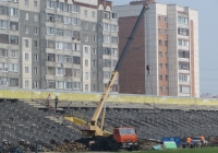 Автокран КС-55713-1 "Галичанин" на шасси КамАЗ-65115 #Р 546 ЕВ 45. Курган, стадион «Центральный»
