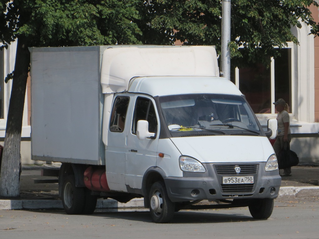 Фургон на шасси ГАЗ-33023 "Газель" #В 953 ЕА 750. Курган, улица Гоголя