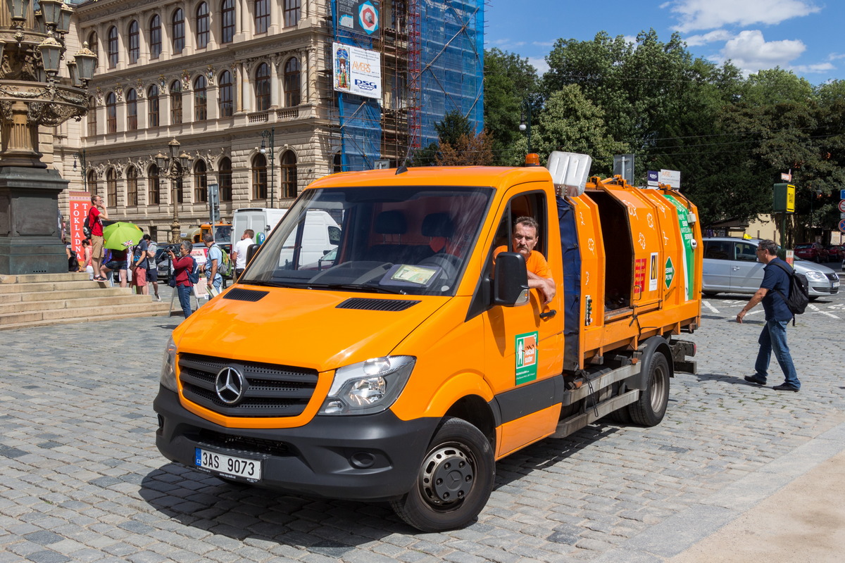 Мусоровоз на базе Mercedes-Benz Sprinter #3AS 9073. Чехия, Прага