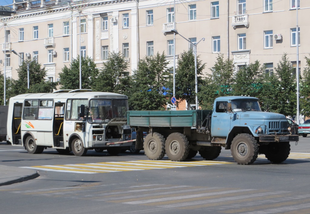 Автомобиль технической помощи на базе ЗиЛ-131НА  #К 695 КХ 45. Курган, улица Гоголя