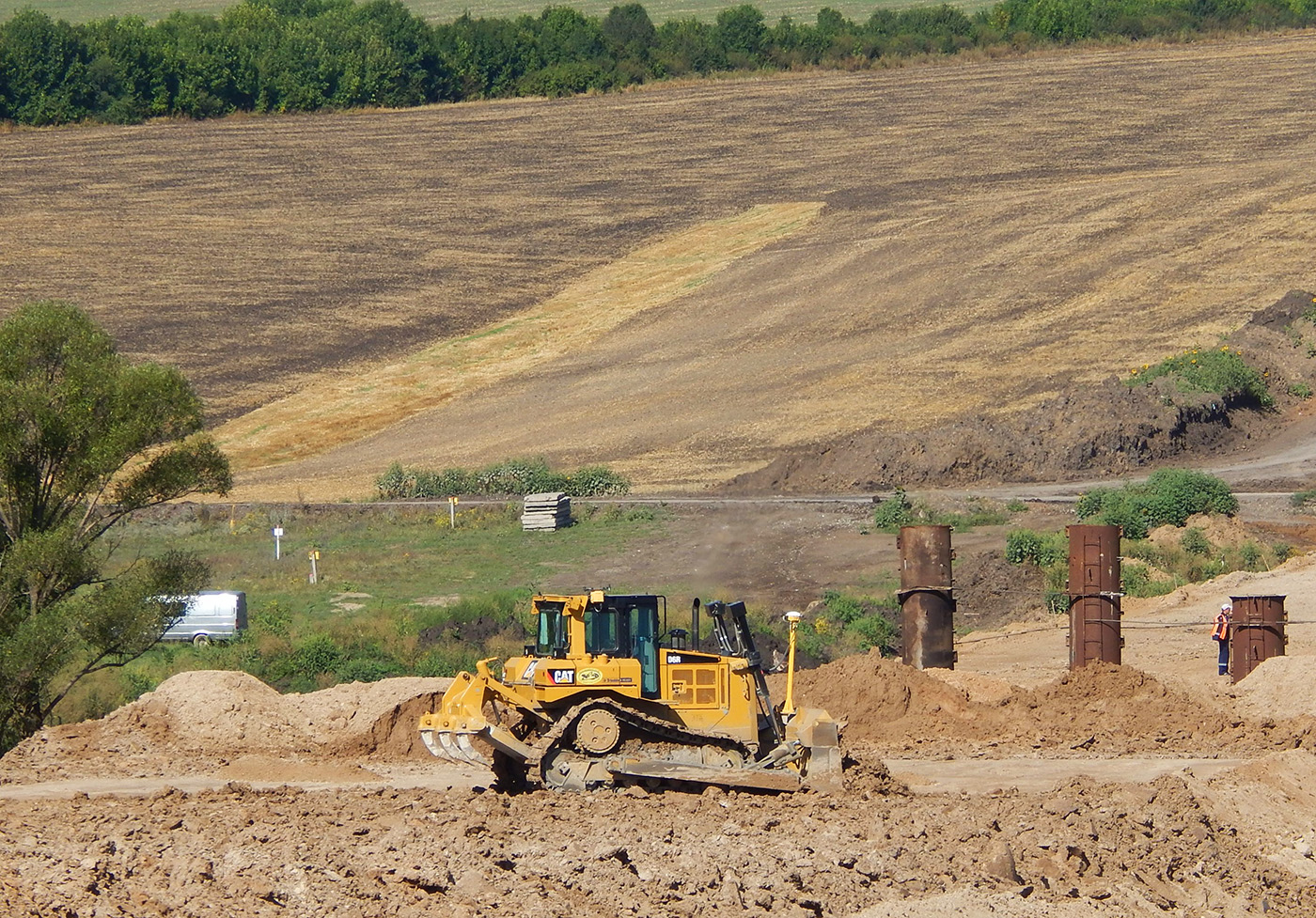 Бульдозер-рыхлитель Caterpillar D6R. Белгородская область, Алексеевский район, автодорога Р-185 "Белгород - Павловск"