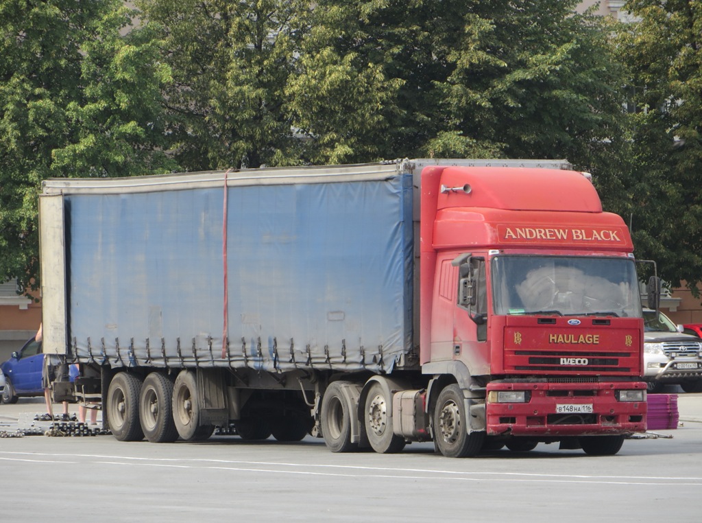 Седельный тягач IVECO MP400E38T\P #В 148 НА 116 с полуприцепом. Курган, улица Гоголя