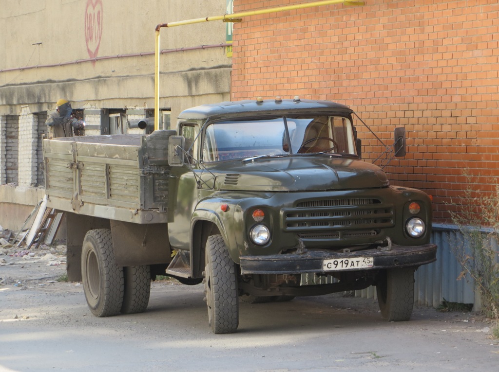 Бортовой грузовик ЗиЛ-431410 #С 919 АТ 45. Курган, Советская улица