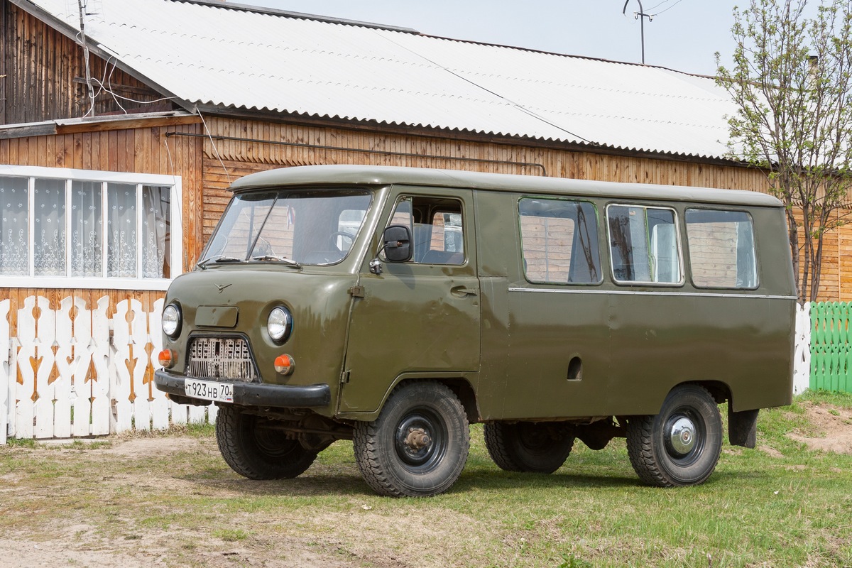 Микроавтобус ЛЭК-452-77 "Десна-2М" на шасси УАЗ-3303 #Т 923 НВ 70. Томская область, Мельниково