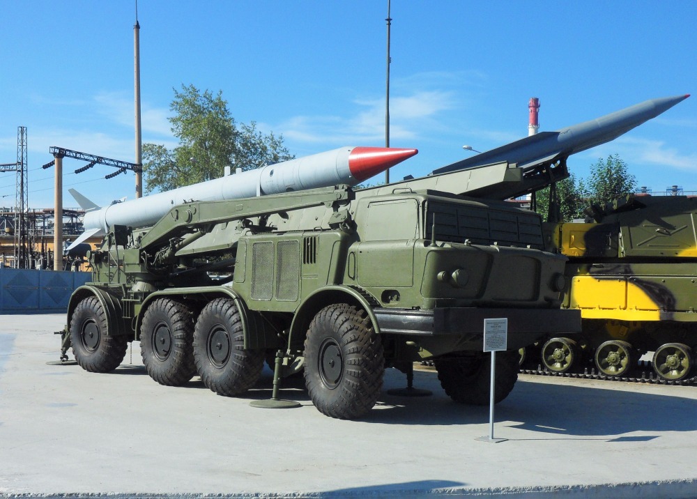 Пусковая установка 9П113 оперативно-тактического ракетного комплекса 9К52 "Луна-М". Свердловская область, Верхняя Пышма, музей "Боевая Слава Урала"