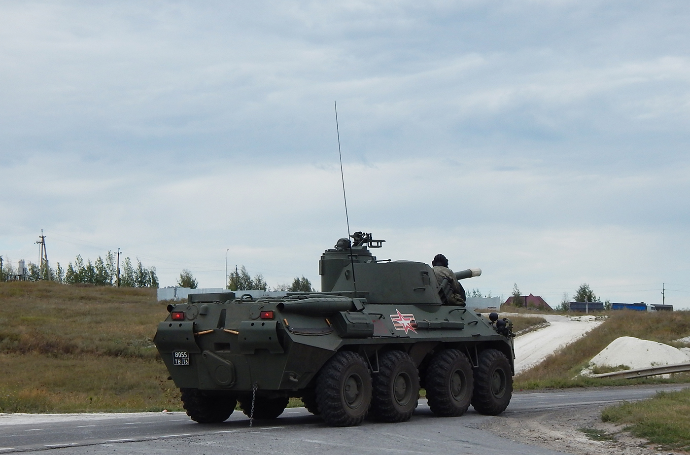 Самоходная артиллерийская установка 2С23 "Нона-СВК" на базе БТР-80 #8055 ТВ 76. Белгородская область, г. Алексеевка, улица Чапаева