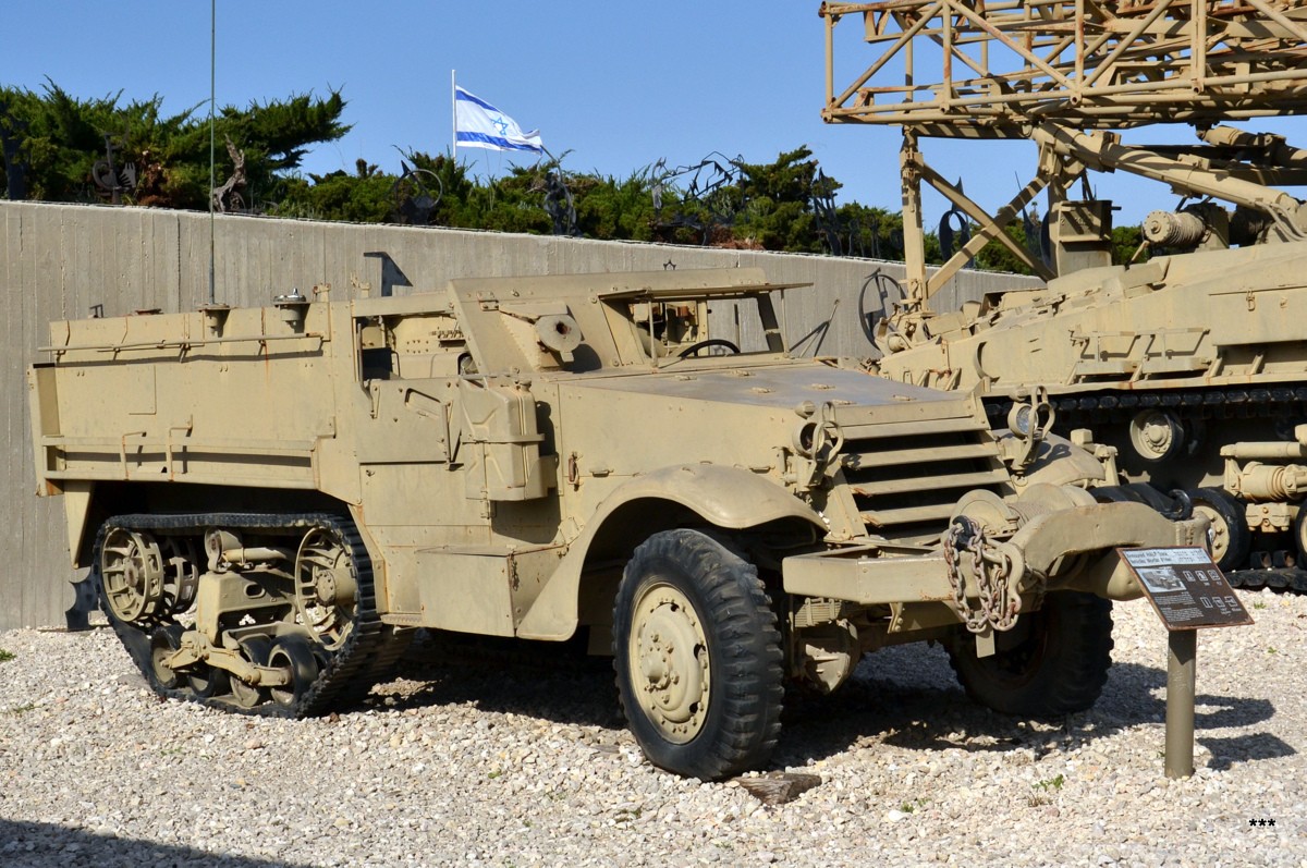 Полугусеничный бронетранспортёр M2A1. Израиль, Латрун, музей бронетехники 