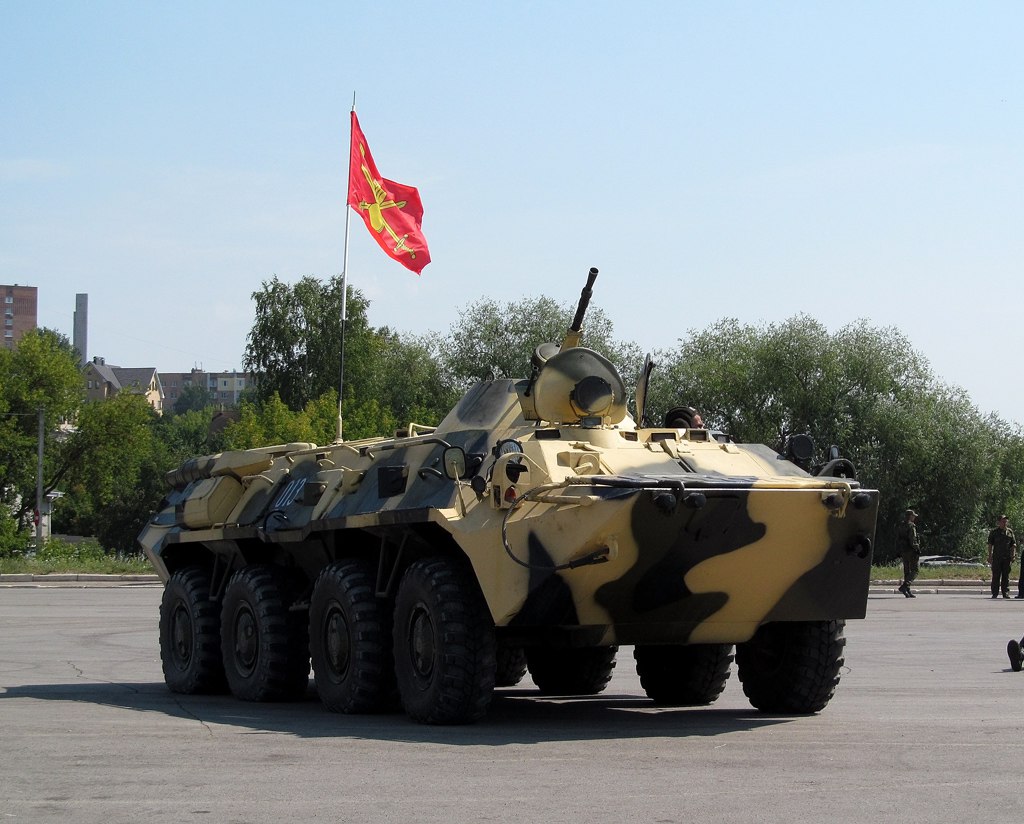 Бронетранспортёр БТР-80 №013. Калуга, набережная Яченского водохранилища