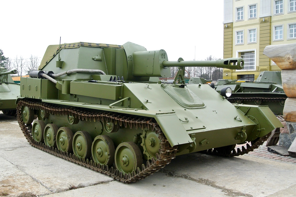 Самоходная артиллерийская установка СУ-76М. Московская область, Красногорский район, посёлок Архангельское