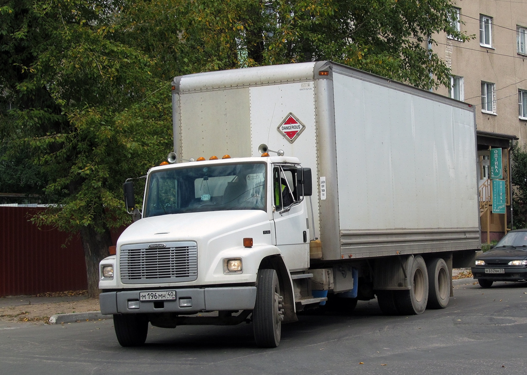 Фургон на шасси автомобиля Freightliner Business Class FL #М 196 МН 40. Калуга, Октябрьская улица