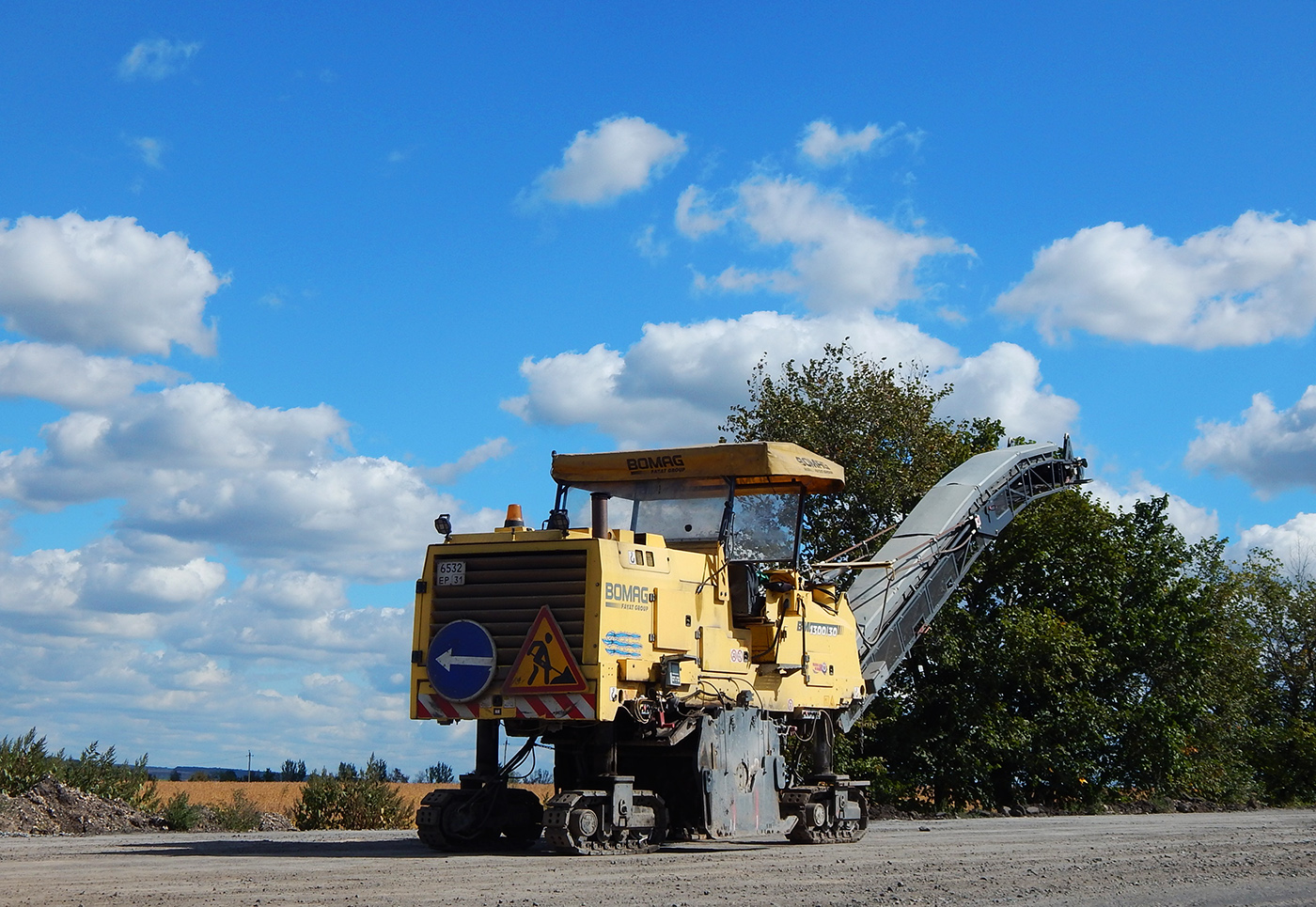 Дорожная фреза Bomag BM 1300/30-2 #6532 ЕР 31. Белгородская область, Красногвардейский район, автодорога Р-185 "Белгород - Павловск"