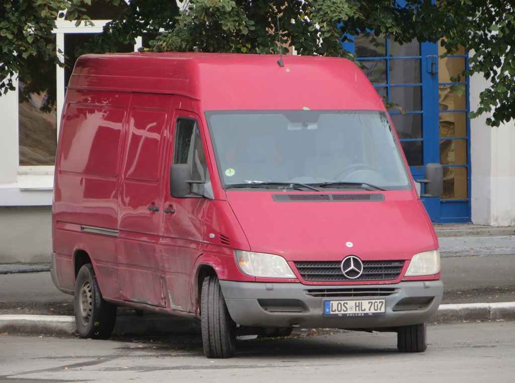 Фургон Mercedes-Benz Sprinter #LOS HL 707. Курган, улица Гоголя