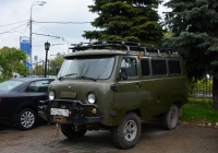 Автобус УАЗ-220695 #Е 214 ОС 197. Москва, Большая Академическая улица (территория храма Святого великомученика Георгия Победоносца в Коптево) 