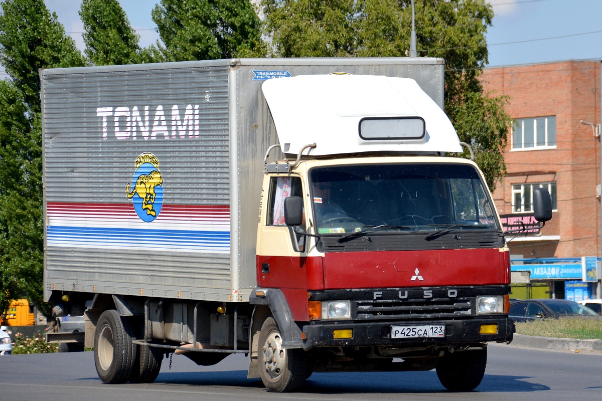 Фургон на шасси Mitsubishi Fuso Canter #Р 425 СА 123. Ростов-на-Дону, улица Малиновского