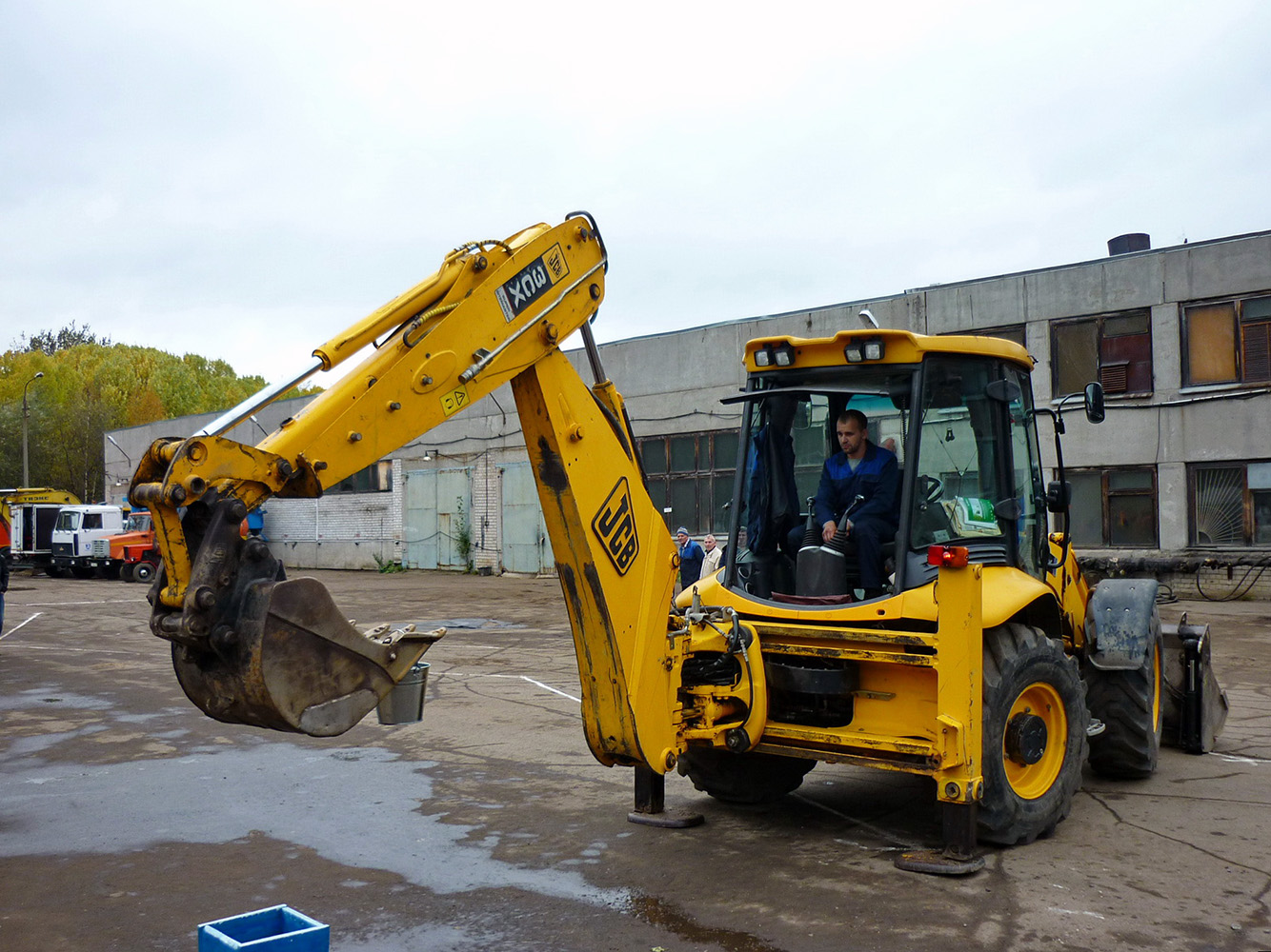 Экскаватор-погрузчик JCB 3CX #6386 АК 29. Россия, Архангельская область, Архангельск, территория МУП " Водоканал".