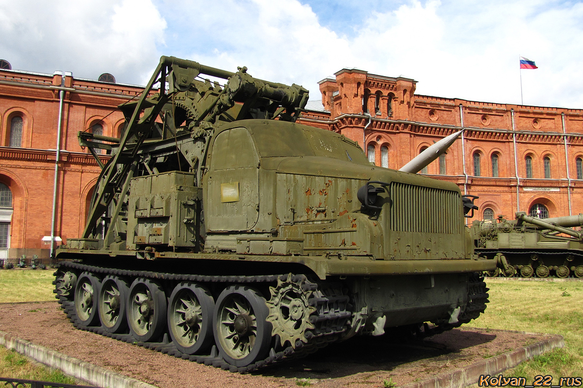 Быстроходная траншейная машина БТМ-3 на базе тягача АТ-Т. Санкт-Петербург, Музей артиллерии, инженерных войск и войск связи