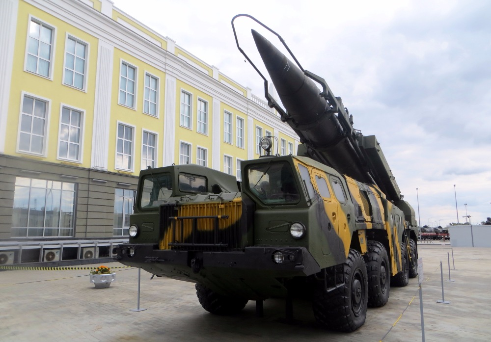 Пусковая установка 9П117 оперативно-тактического ракетного комплекса 9К72 "Эльбрус"  на шасси МАЗ-543П. Свердловская область, Верхняя Пышма, музей "Боевая Слава Урала"