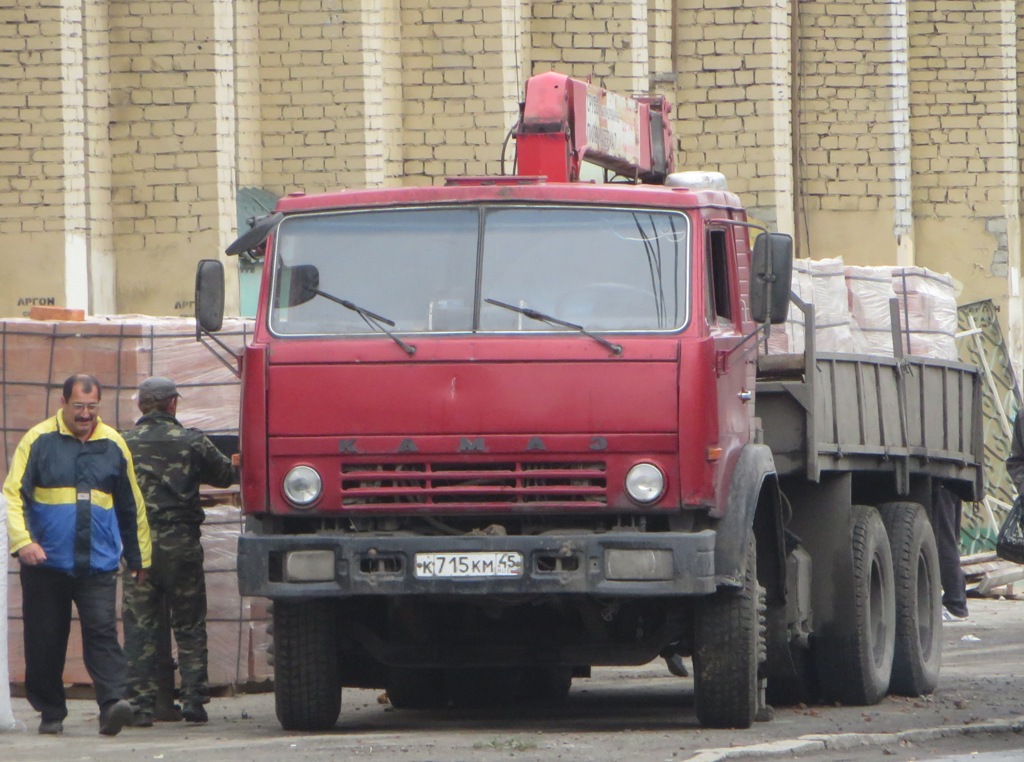 Автомобиль КамАЗ-53212 с КМУ #К 715 КМ 45.  Курган, улица Куйбышева 