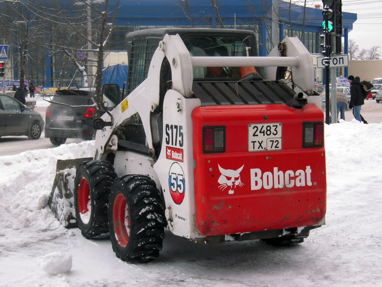Малогабаритный фронтальный погрузчик Bobcat S175 #2483 ТХ 72. Тюмень, улица Герцена