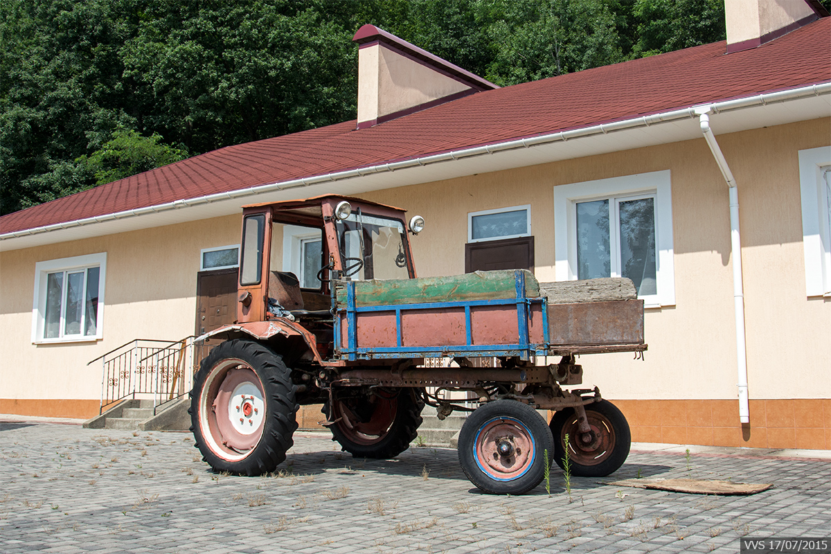 Самоходное шасси Т-16 #5335 ШУ. Закарпатская область, Иршавский район, Долгое