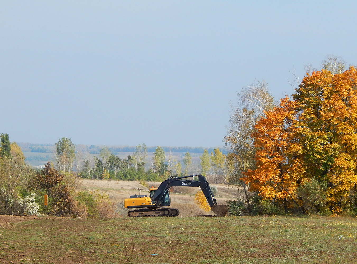 Экскаватор John Deere E240. Белгородская область, Красногвардейский район