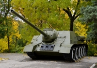 100-мм самоходная установка СУ-100. Саратов, парк Победы