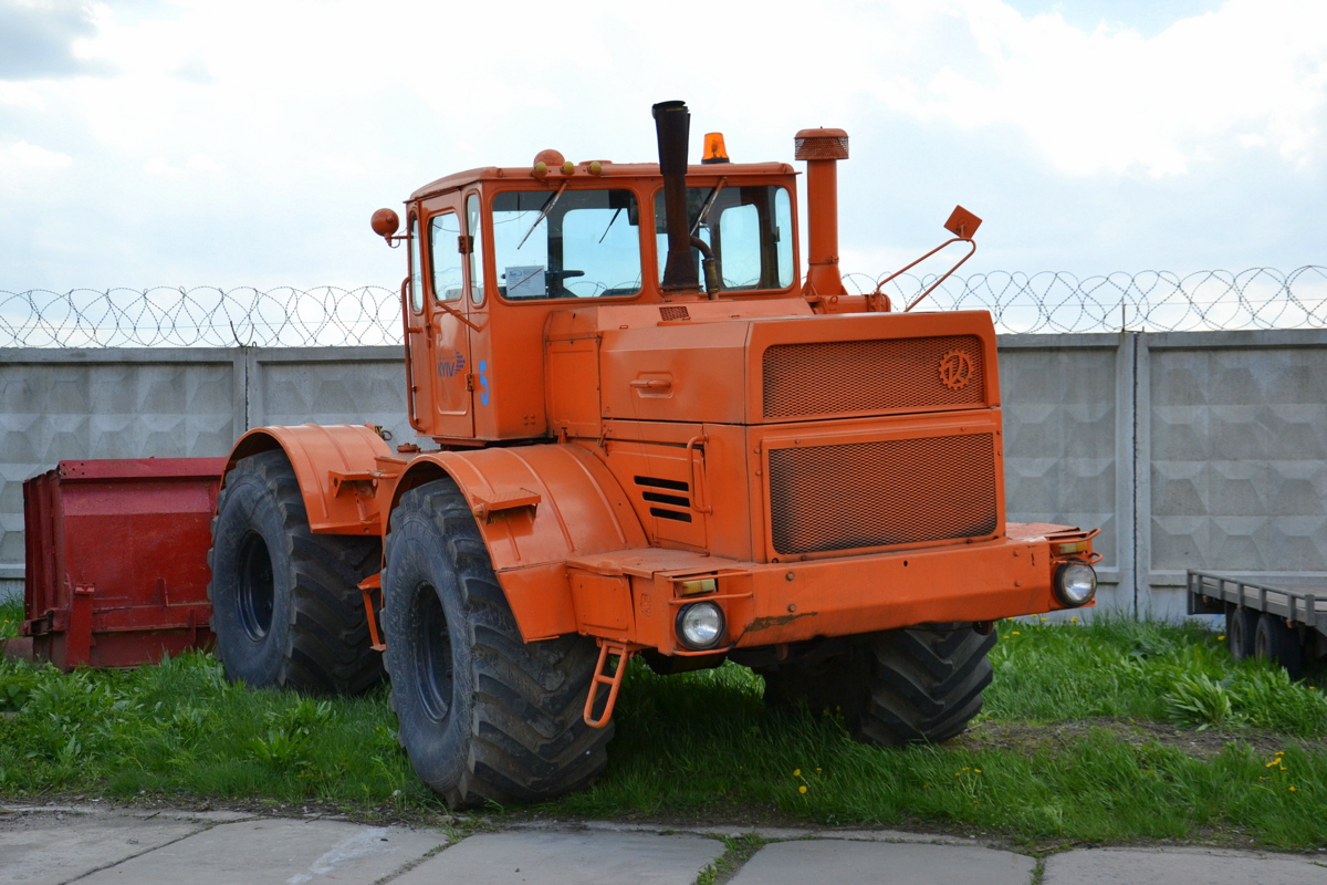 Трактор К-700А "Кировец". Украина, Киев, Государственный музей авиации