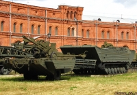 Гусеничный плавающий транспортёр ПТС-2 с прицепом ПКП.  Санкт-Петербург, Музей артиллерии, инженерных войск и войск связи