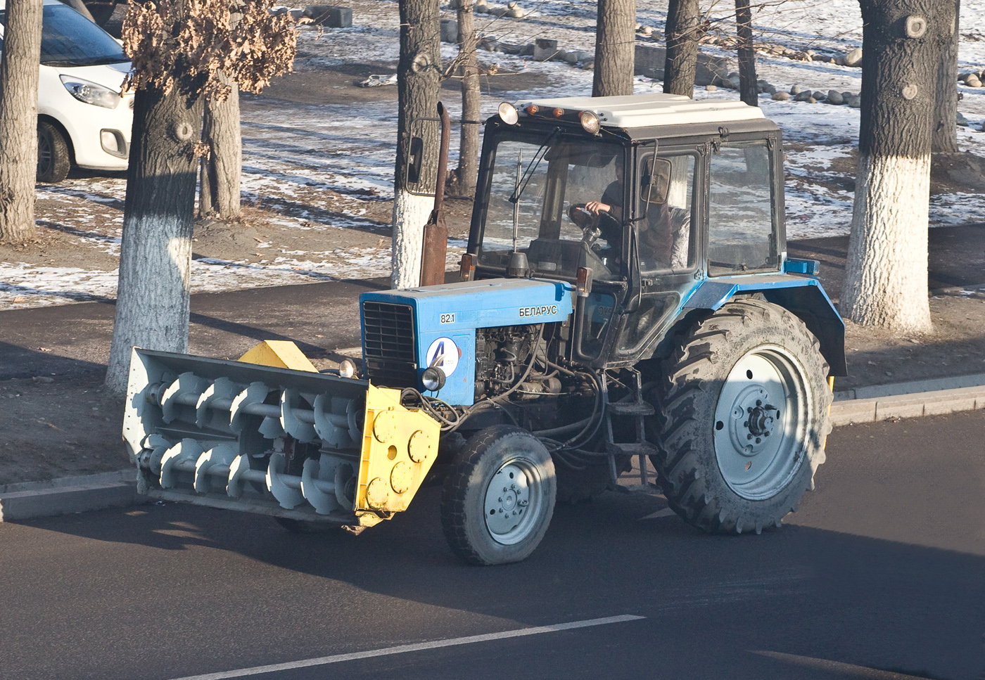 Шнекороторный снегоочиститель ФРС-200М на базе трактора Беларус 82.1 #A 022 AKD. Алматы, проспект Рыскулова