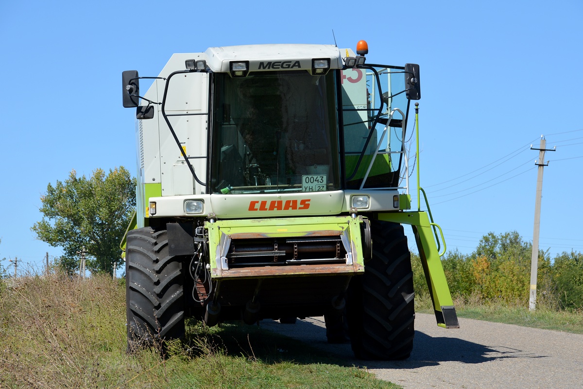 Зерноуборочный комбайн Claas #0043 УН 23. Краснодарский край, Тихорецкий район, станица Новоромановская
