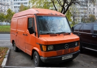 Цельнометаллический фургон на шасси Mercedes-Benz 310D #Р 895 УХ 197  . Москва, улица Лескова 