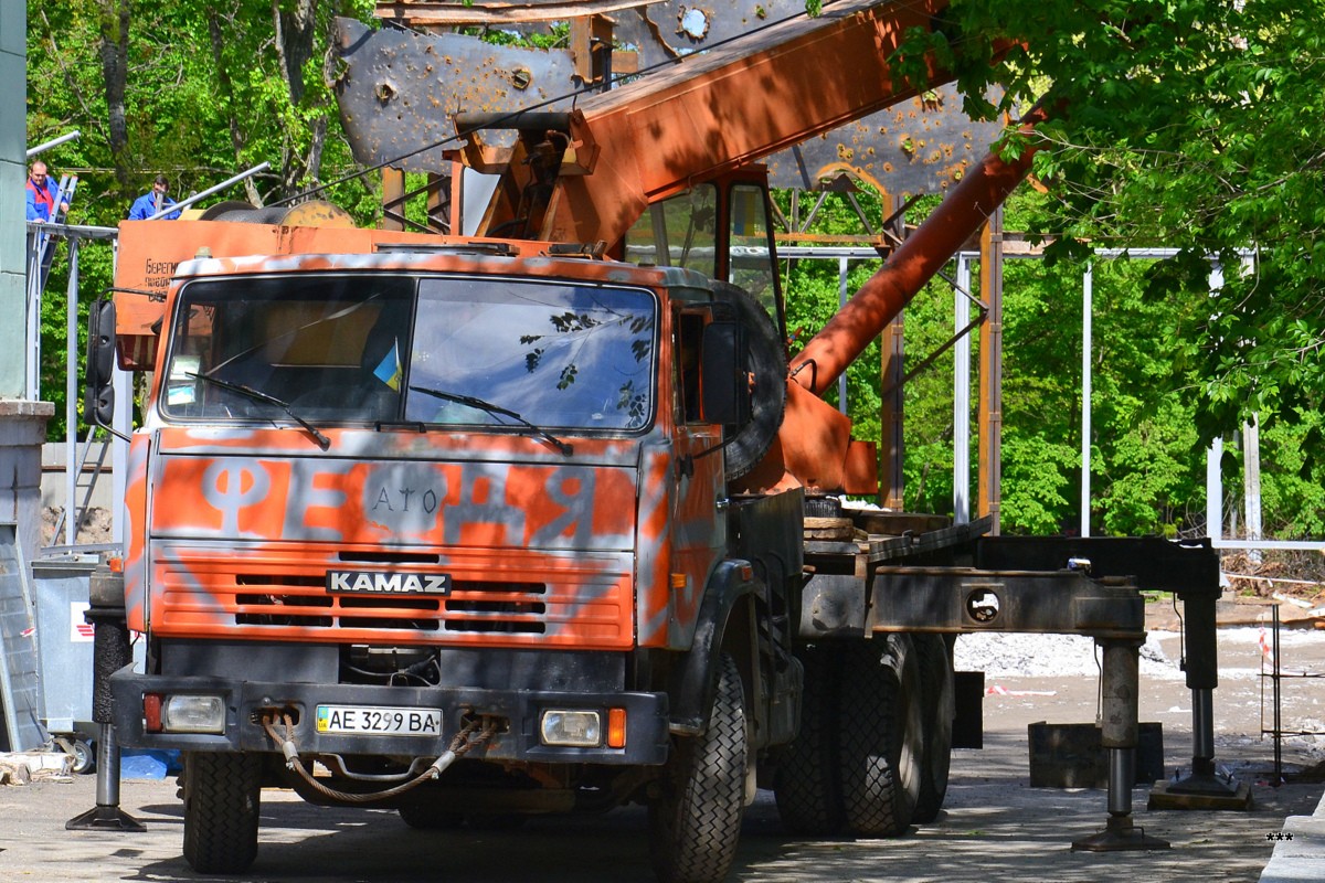 Автокран КТА-18 "Силач"на шасси КамАЗ-55111 #АЕ 3299 ВА. Украина, Днепр, прспект Дмитра Яворницького 
