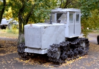 Трактор ДТ-54А. Саратов, парк Победы