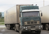 Седельный тягач МАЗ #А 631 АМ 63.  Курган, Троицкая площадь 