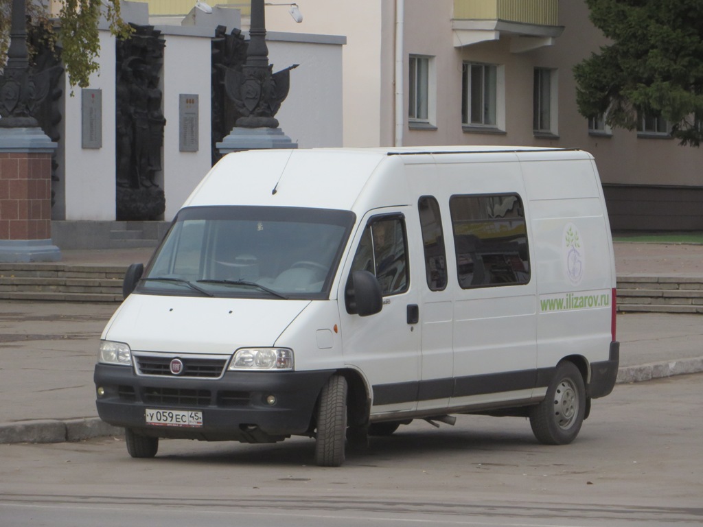 Фургон на шасси Fiat Ducato #У 059 ЕС 45. Курган, улица Гоголя