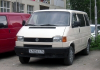 Микроавтобус Volkswagen Caravelle T4 #А 105 ЕТ 72. Тюмень, Ямская улица