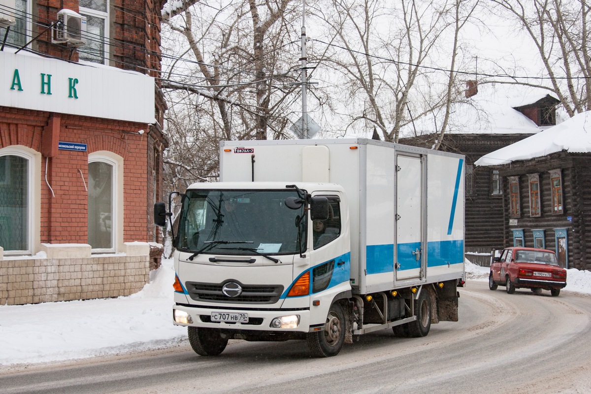 Фургон на шасси Hino Ranger #С 707 НВ 70. Томск