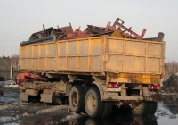 Бортовой полуприцеп #АС 0461 66 в составе автопоезда. Свердловская область, Луговской